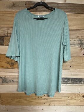 Bombom size XL Light Mint Green Waffle Knit Short Flowy Sleeved Soft Blouse